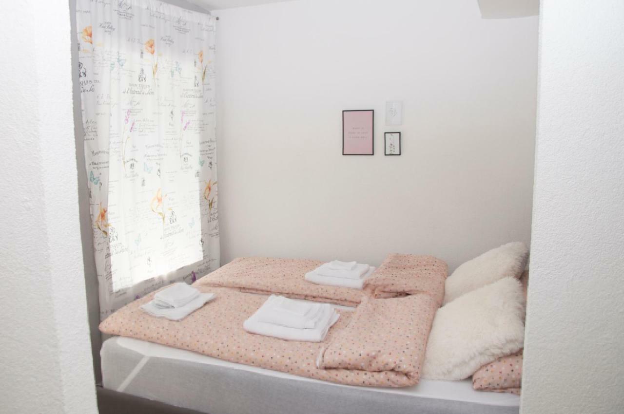 Bistrik Rose Apartment SJJ Extérieur photo
